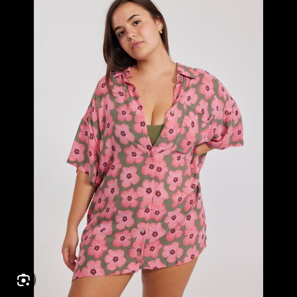 ISO OF THIS BENOA HAU SHIRT